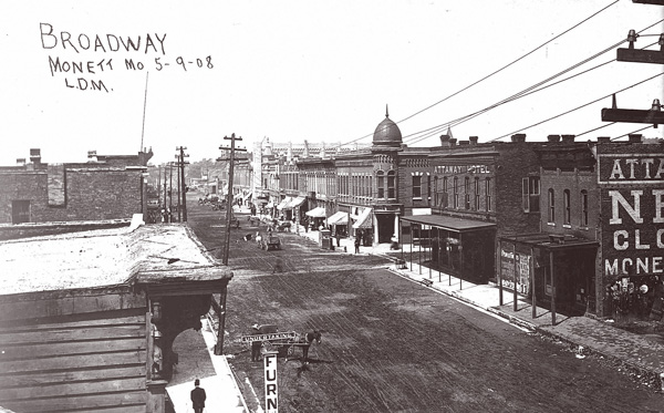 Broadway in Monett 1908